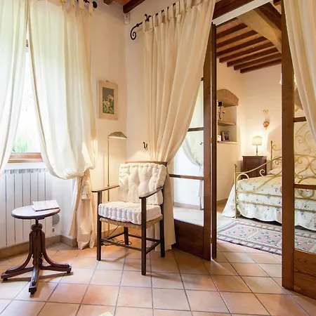Hébergement de vacances Luxurious, Cozy With Pool Near In Tuscany Versatile Cortone